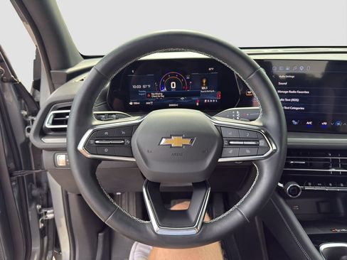 Used 2026 Chevrolet Traverse LT w/ Driver Confidence Package AWD/4WD image 10