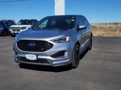 Used 2022 Ford Edge ST w/ Equipment Group 401A image 4