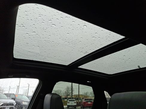 Used 2025 Cadillac XT5 Premium Luxury image 14