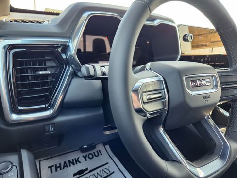 New 2026 GMC Canyon Elevation w/ Convenience Package image 13