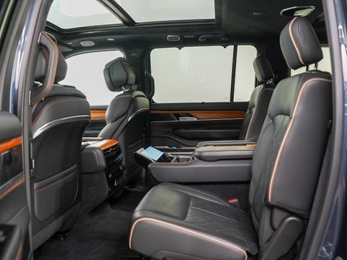 Used 2024 Jeep Grand Wagoneer L Series III image 20