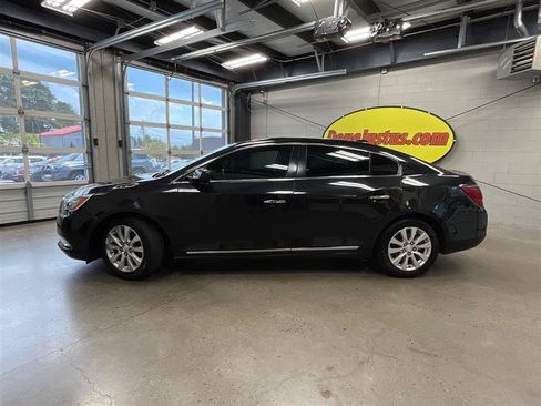 Used 2015 Buick LaCrosse FWD image 2