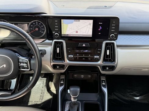 Certified 2022 Kia Sorento S FWD image 16