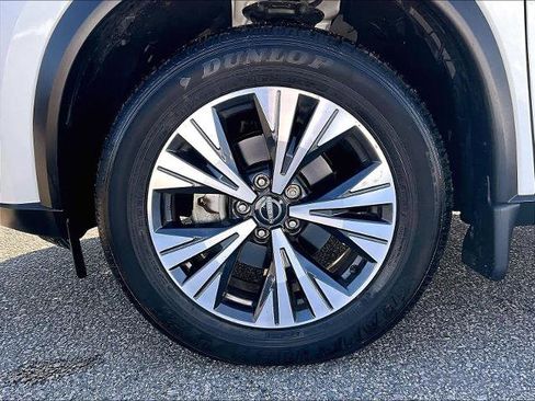 Certified 2023 Nissan Rogue SV image 7