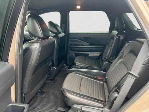 Certified 2024 Nissan Pathfinder Rock Creek image 11