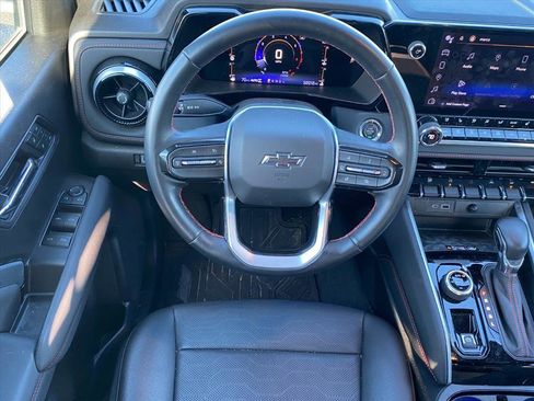 Used 2023 Chevrolet Colorado Z71 w/ Z71 Convenience Package 2 image 8