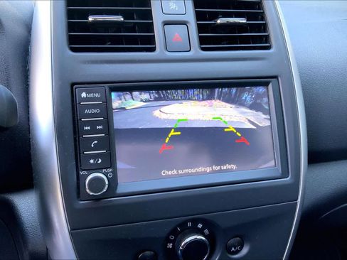 Used 2019 Nissan Versa SV image 27