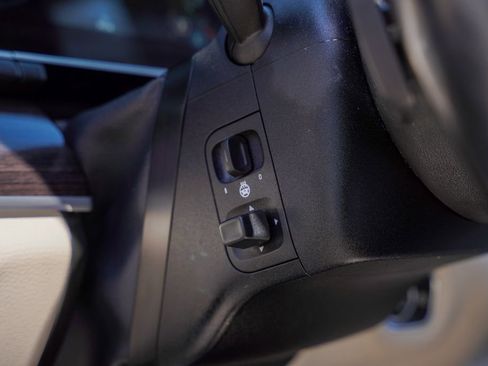 Used 2021 Mercedes-Benz GLE 350 4MATIC image 18