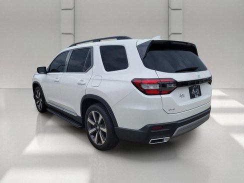 Used 2025 Honda Pilot Elite image 7