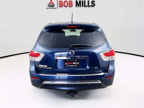 Used 2015 Nissan Pathfinder SL image 6