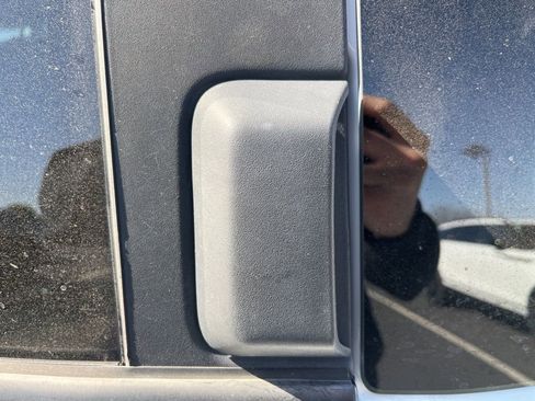 Used 2015 Jeep Compass Latitude image 18