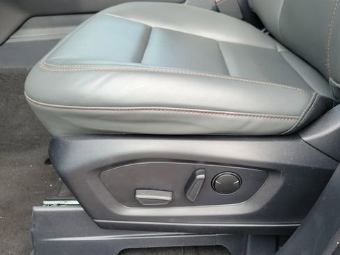 Used 2025 Ford Explorer Active w/ Active Comfort Package AWD/4WD image 21