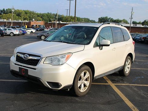 Used 2014 Subaru Forester 2.5i Premium w/ All-Weather Package AWD/4WD image 2