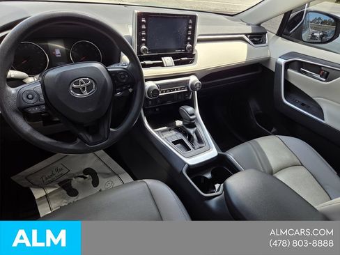 Used 2019 Toyota RAV4 XLE w/ Convenience Package FWD image 6
