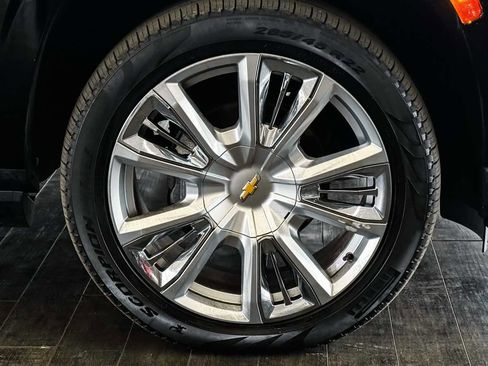 Used 2021 Chevrolet Suburban High Country w/ Premium Package image 25