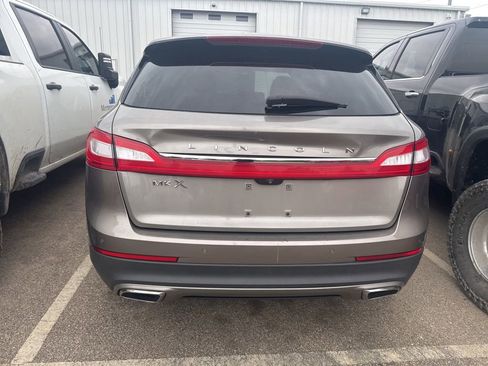 Used 2017 Lincoln MKX Reserve FWD image 5