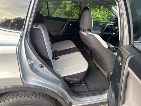 Used 2018 Toyota RAV4 XLE AWD/4WD image 20