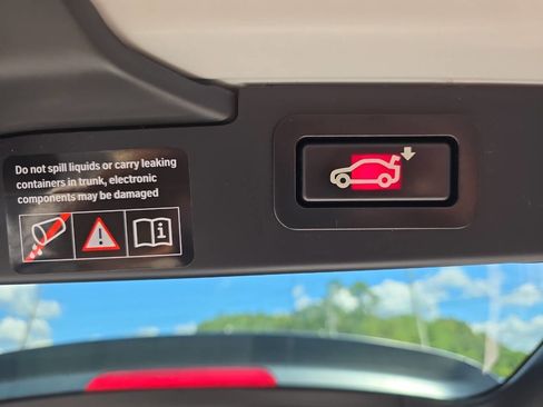 Used 2011 BMW X5 M image 24