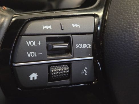 Certified 2025 Honda HR-V Sport image 29