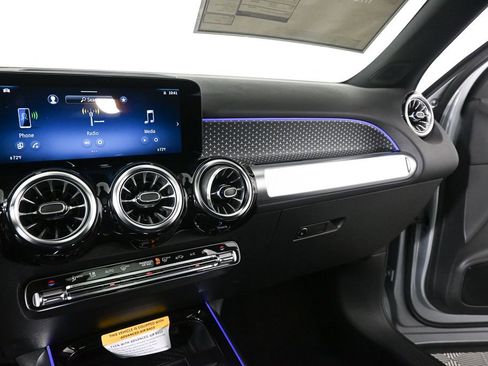 New 2026 Mercedes-Benz GLB 250 image 13