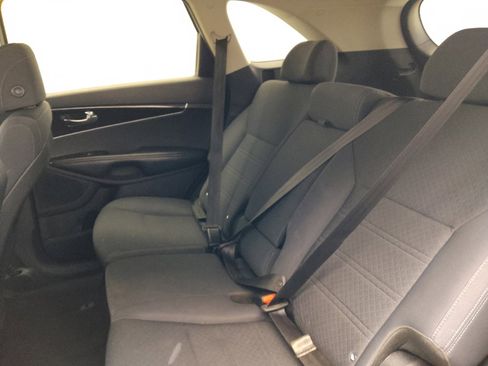 Used 2017 Kia Sorento L FWD image 18