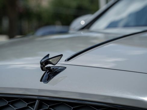 New 2025 Bentley Flying Spur Plug-In Hybrid image 9