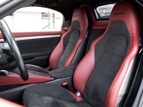 Certified 2021 Porsche 718 Boxster Spyder RWD image 5