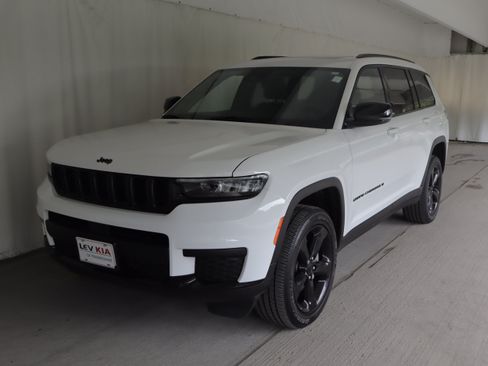 Used 2023 Jeep Grand Cherokee L Laredo AWD/4WD image 21