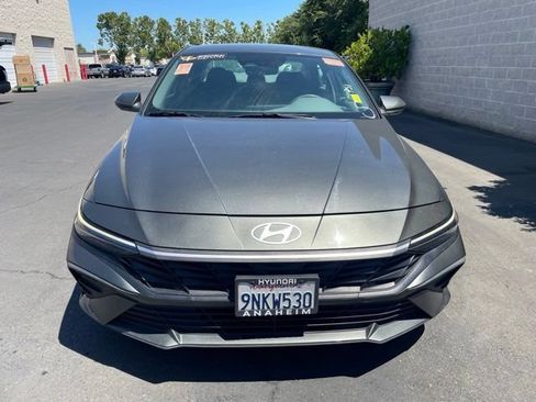 Used 2024 Hyundai Elantra Blue FWD image 2