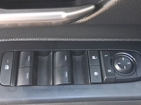 Used 2025 Toyota Tacoma TRD Sport RWD image 12