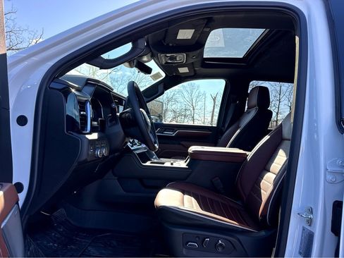New 2026 GMC Sierra 2500 Denali Ultimate image 8