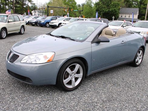 Used 2007 Pontiac G6 GT w/ Premium Package FWD image 2