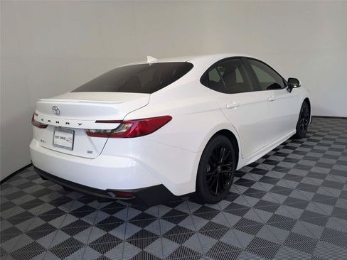 New 2026 Toyota Camry SE FWD image 5