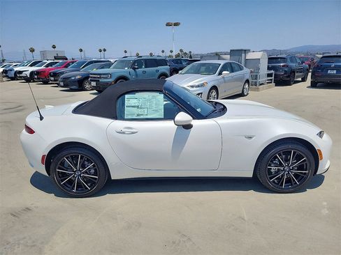 New 2025 MAZDA MX-5 Miata Grand Touring image 25
