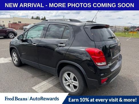 Used 2019 Chevrolet Trax LT w/ LT Convenience Package FWD image 5