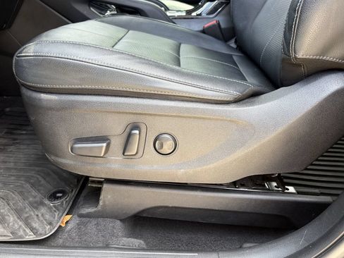Used 2023 Kia Telluride EX w/ EX Captain's Chair Package FWD image 13