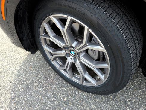 Used 2025 BMW X7 xDrive40i w/ Premium Package image 7