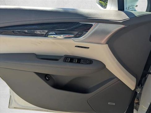 Used 2020 Cadillac XT6 Premium Luxury image 9