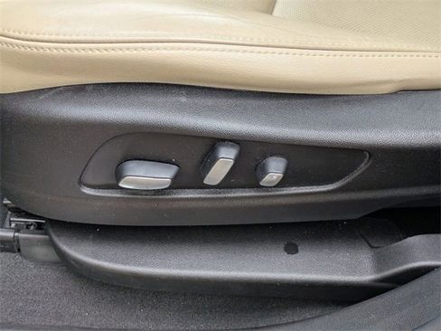 Used 2019 Cadillac XT5 Premium Luxury image 13