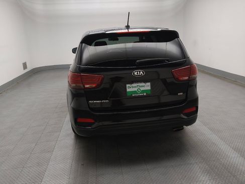Used 2019 Kia Sorento L image 6