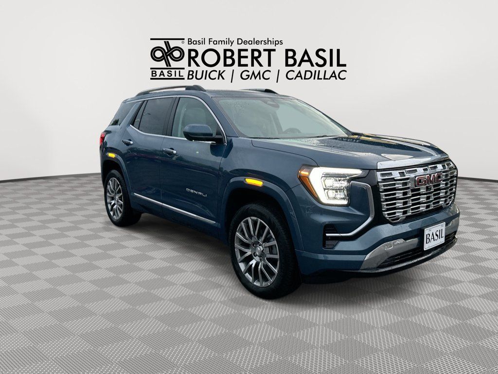 Used 2026 GMC Terrain Denali AWD/4WD image 2