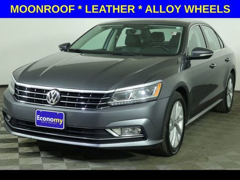 Used 2018 Volkswagen Passat 2.0T SE FWD image 1