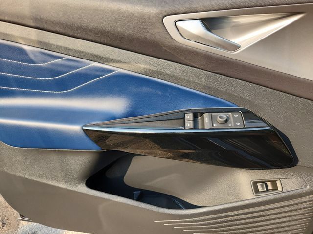 Certified 2025 Volkswagen ID.4 Pro S AWD/4WD image 22