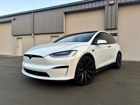 Used 2022 Tesla Model X image 4