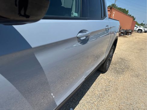 Used 2024 Honda Ridgeline Sport image 13