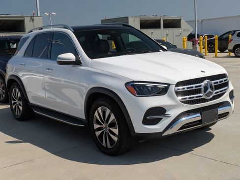 Used 2024 Mercedes-Benz GLE 350 4MATIC image 3