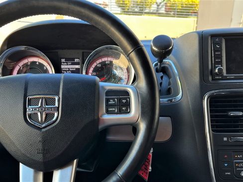 Used 2019 Dodge Grand Caravan GT FWD image 9