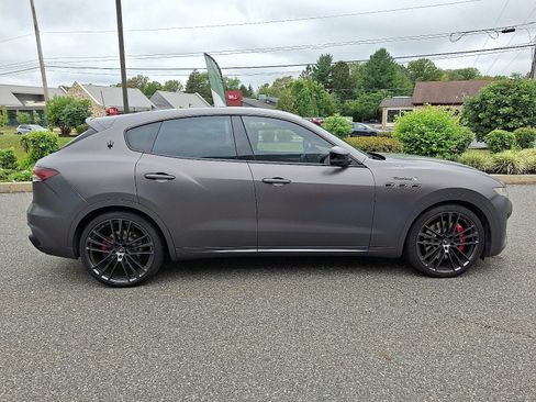 Used 2022 Maserati Levante Modena S image 7