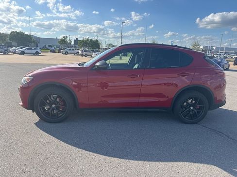 Used 2019 Alfa Romeo Stelvio Ti Sport w/ Quick Order Package 22S Sport image 2