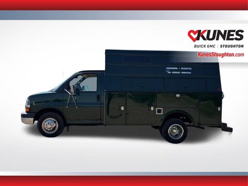 Used 2004 Chevrolet Express 3500 w/ Chrome Appearance Package RWD image 6